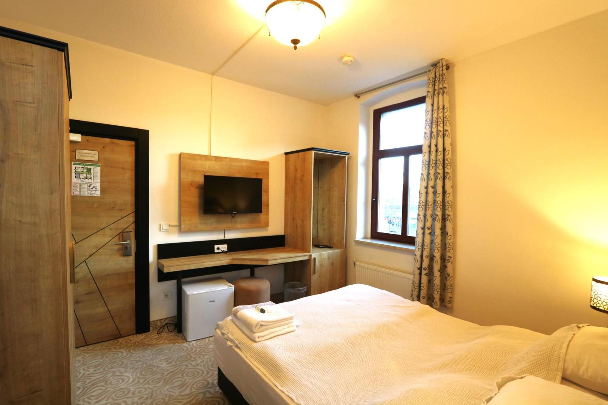 Am Fluss Saale Hotel Weißenfels Екстериор снимка