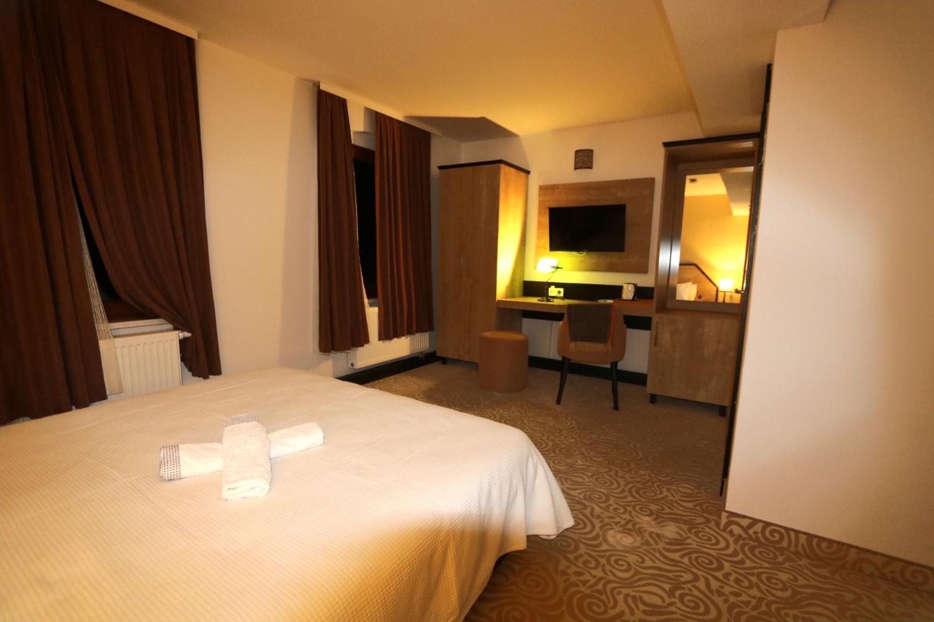 Am Fluss Saale Hotel Weißenfels Екстериор снимка
